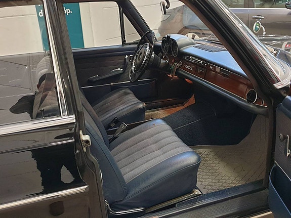 Mercedes-Benz 280 14 of 27