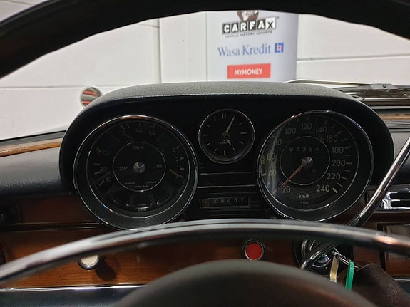 Mercedes-Benz 280 19 of 27