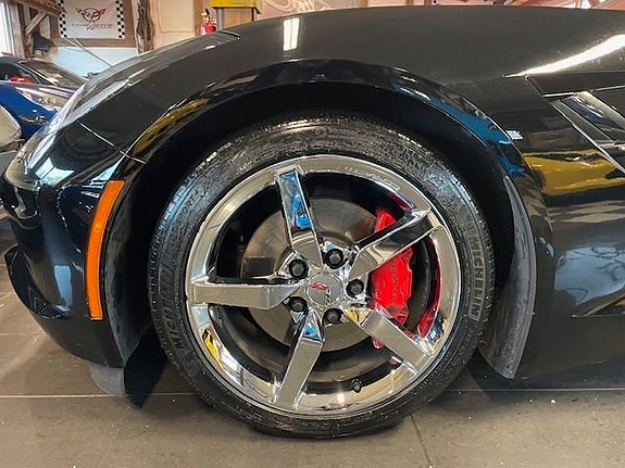 Chevrolet Corvette 13 of 20