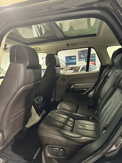 Land Rover Range Rover 15 of 30