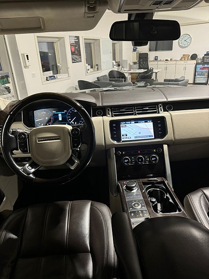 Land Rover Range Rover 12 of 30
