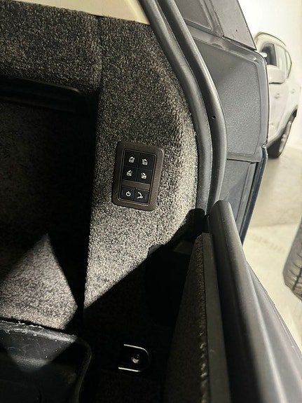 Land Rover Range Rover 10 of 30