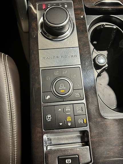 Land Rover Range Rover 17 of 30