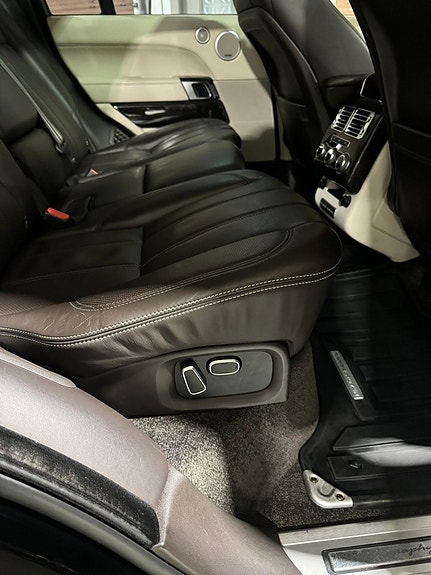 Land Rover Range Rover 25 of 30