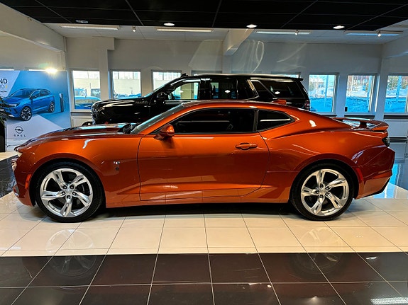 Chevrolet Camaro SS 2 of 5