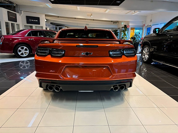 Chevrolet Camaro SS 4 of 5