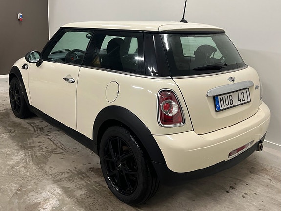 MINI One 3 of 5