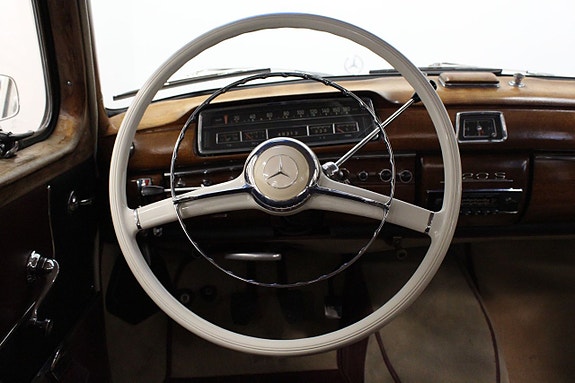 Mercedes-Benz W180 17 of 25