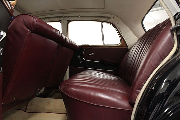 Mercedes-Benz W180 13 of 25