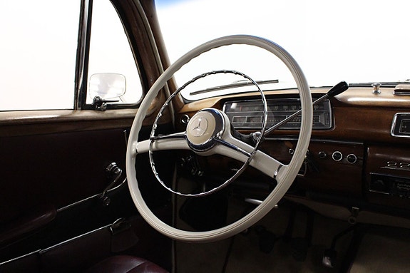 Mercedes-Benz W180 15 of 25