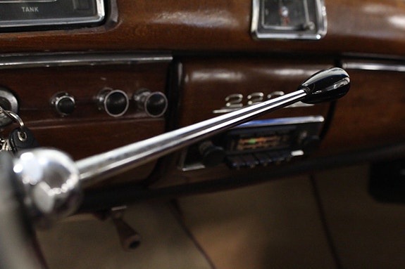 Mercedes-Benz W180 21 of 25