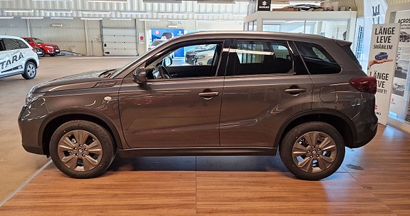 Suzuki Vitara 2 of 5