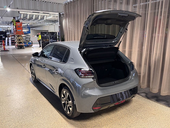 Peugeot 208 5 of 10