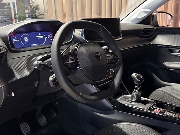 Peugeot 208 7 of 10