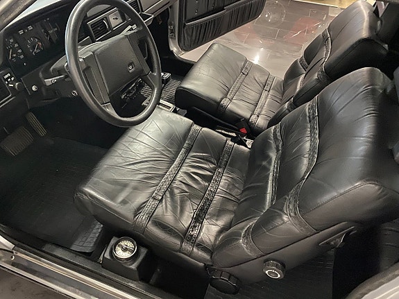 Volvo 262 17 of 30