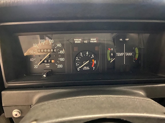 Volvo 262 26 of 30