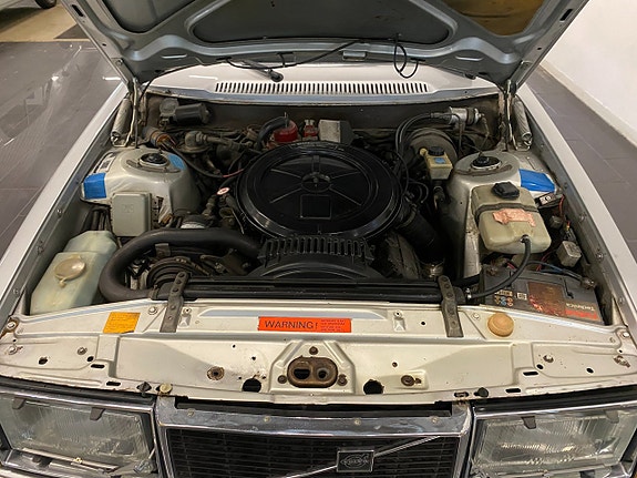 Volvo 262 13 of 30
