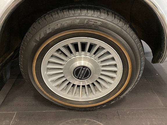 Volvo 262 15 of 30
