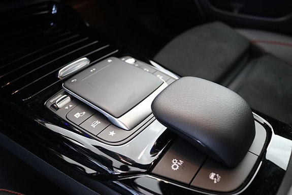 Mercedes-Benz A35 22 of 25