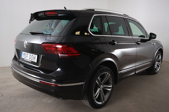 Volkswagen Tiguan 2 of 5