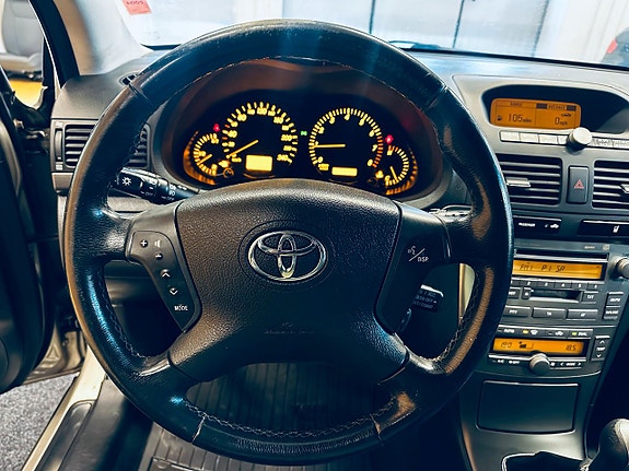 Toyota Avensis 10 of 17