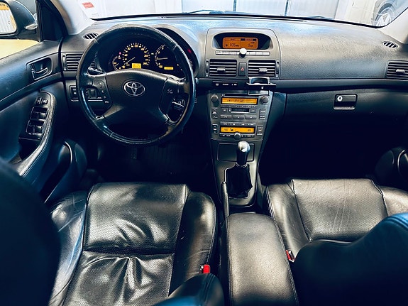 Toyota Avensis 13 of 17