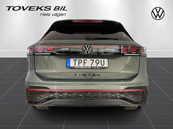 Volkswagen Tiguan 3 of 5
