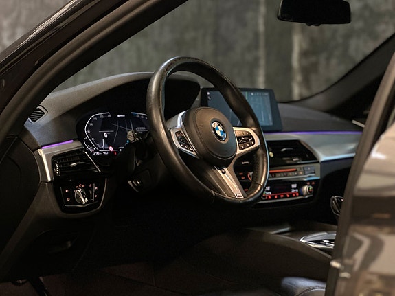 BMW 530e 14 of 26