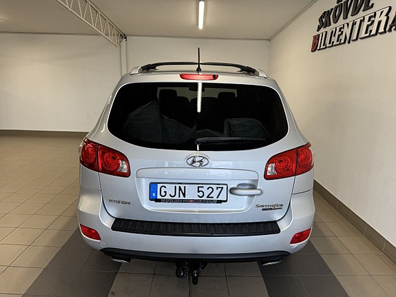 Hyundai Santa Fe 4 of 9