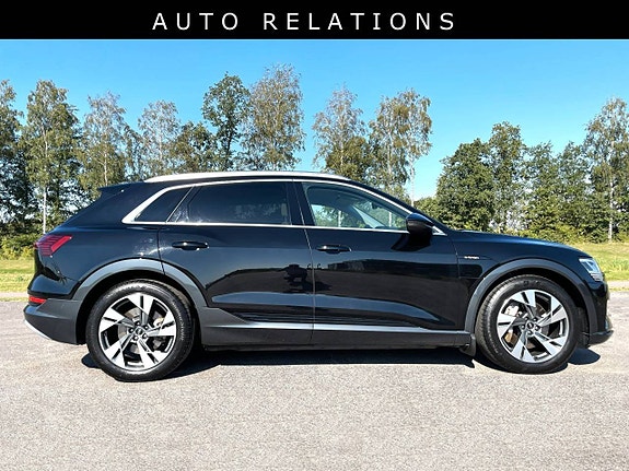 Audi e-tron 7 of 9