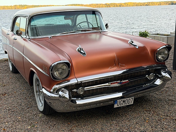 Chevrolet Bel Air 2 of 9