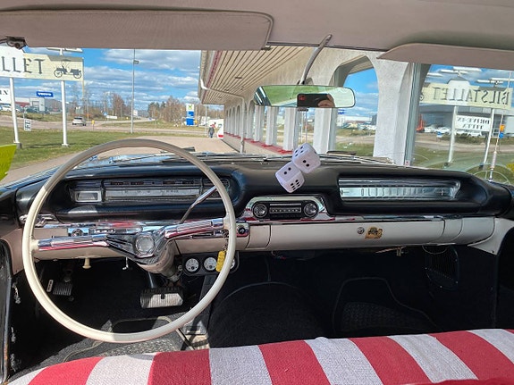 Oldsmobile 88 11 of 30