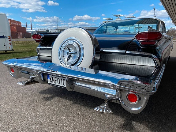 Oldsmobile 88 21 of 30