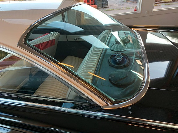 Oldsmobile 88 17 of 30