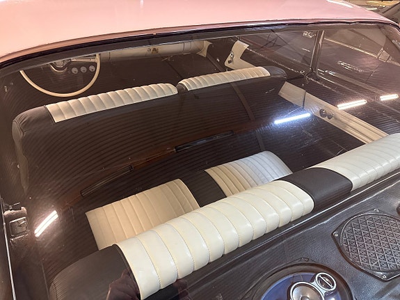Oldsmobile 88 10 of 30