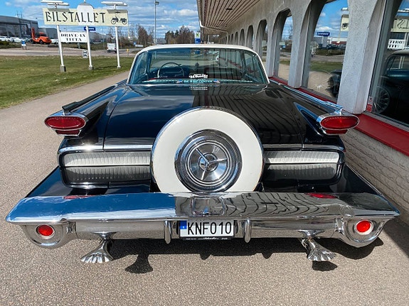 Oldsmobile 88 12 of 30