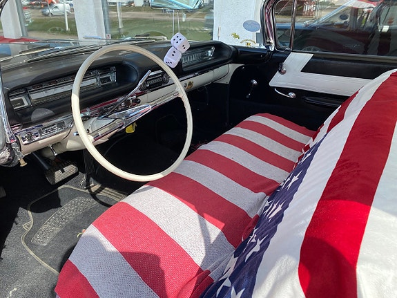 Oldsmobile 88 28 of 30