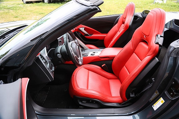 Chevrolet Corvette 14 of 21