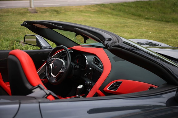 Chevrolet Corvette 17 of 21