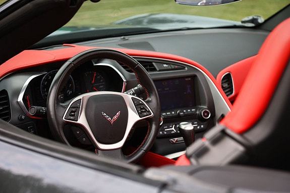 Chevrolet Corvette 16 of 21