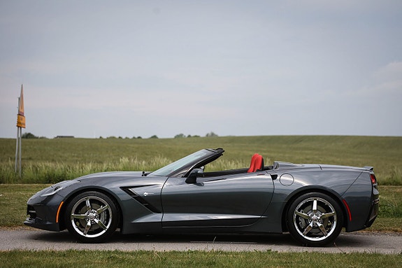 Chevrolet Corvette 2 of 21