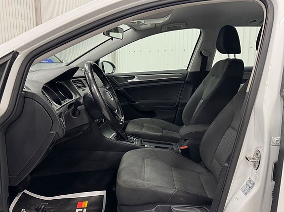 Volkswagen Golf VII 11 of 22