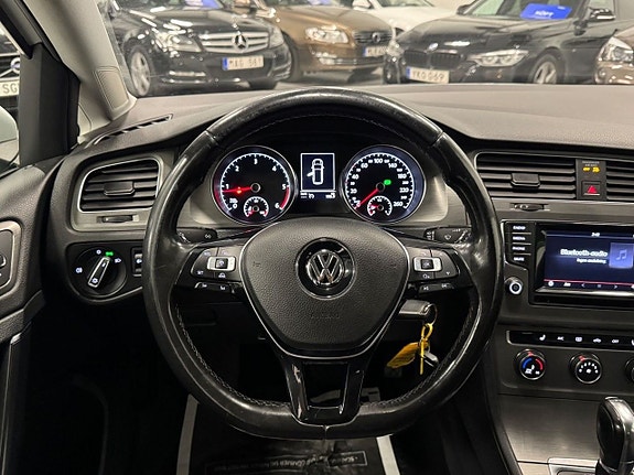 Volkswagen Golf VII 14 of 22
