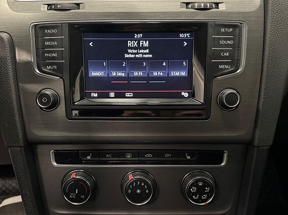 Volkswagen Golf VII 17 of 22