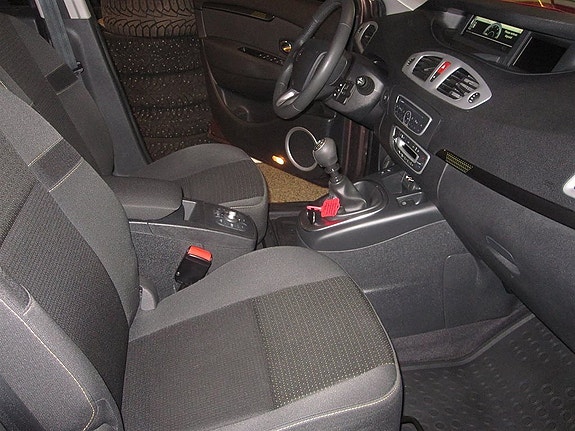 Renault Grand Scenic III 2 of 5