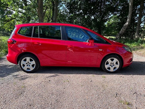 Opel Zafira Tourer 2 of 5