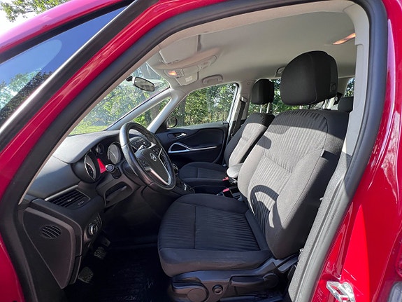 Opel Zafira Tourer 4 of 5