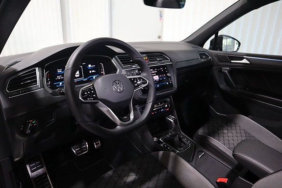 Volkswagen Tiguan 10 of 23