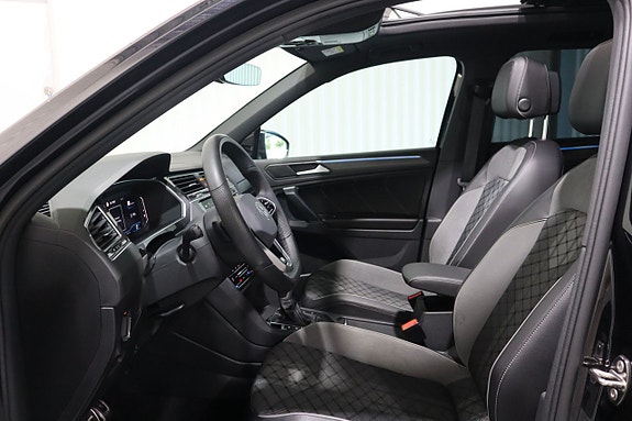Volkswagen Tiguan 2 of 23