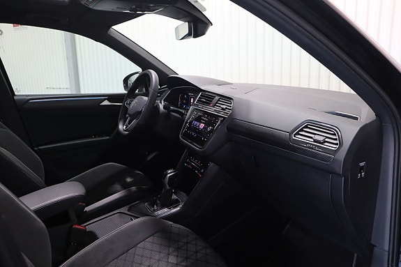 Volkswagen Tiguan 16 of 23